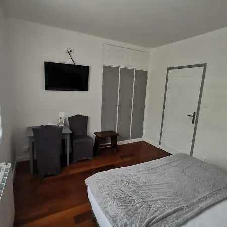 Le Senechal Bed and Breakfast 3*